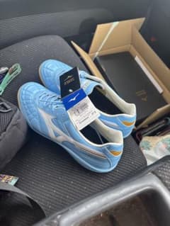Mizuno フットサルシューズ 青 モレリア27.5のサムネイル