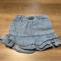 petite main パール付き デニムフリルスカート