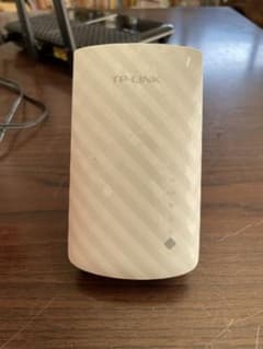 tp-link re200 wifi 動作確認済 ペンキ汚れありのサムネイル