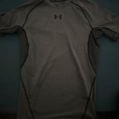 UNDER ARMOUR コンプレッションシャツ 半袖 グレー値下げ⭕️のサムネイル