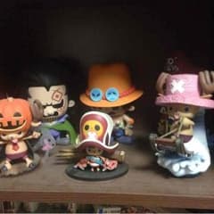 ワンピースフィギュアのサムネイル