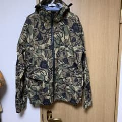 マウンテンパーカーのサムネイル
