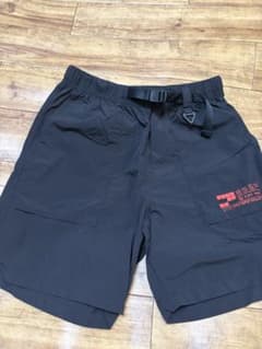 GU グラフィックプリント　ハーフパンツ ブラック　Sサイズのサムネイル