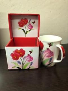 新品未使用・お花模様が可愛いマグカップのサムネイル