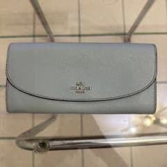 O*I様 COACH ライトブルー 長財布のサムネイル