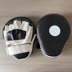 ボクシングパンチングミット 左右セット - メルカリ
