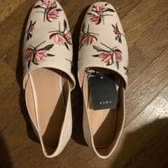 ZARA 花柄スリッポン　サイズ39 これ以上値下げしません(*´ω｀*)のサムネイル
