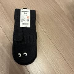 UNIQLO ANNA HINDMARCH グレー 手袋 Mのサムネイル