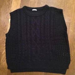 GU ニットベストのサムネイル