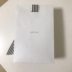 shiro プレゼント用包みのサムネイル
