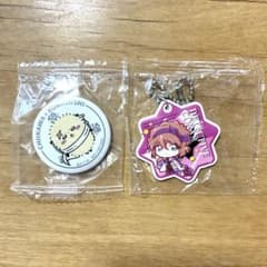 【くら寿司】ちいかわ 缶バッジ 名探偵コナン アクリルキーホルダー 2点セットのサムネイル