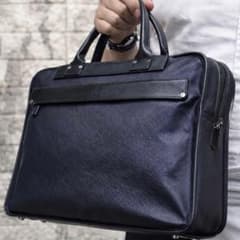 美品 フェリージ ビジネスバッグ オールレザー 濃紺×黒 ロゴ A4