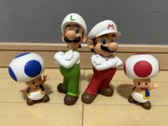 ファイアマリオ ファイアルイージ キノピオのフィギュアのサムネイル