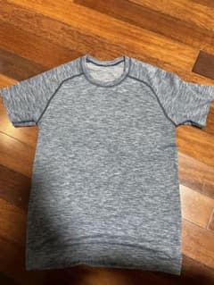 ルルレモン Tシャツ2枚と ソックス のセットのサムネイル