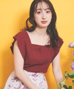 【値下げ】Noelaノースリーブ ニット ボルドー 秋 冬 大人のサムネイル