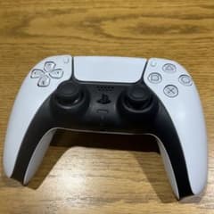 PlayStation 5 コントローラー ホワイト/ブラックのサムネイル