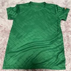 PUMAのTシャツのサムネイル