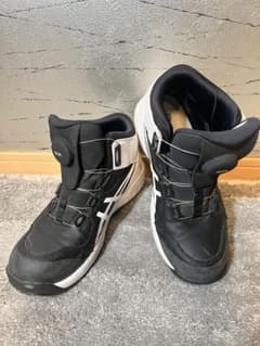 ☆asicsハイカット　安全靴☆のサムネイル
