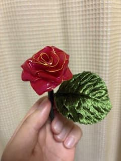 バラのブローチのサムネイル