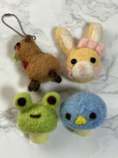 ハンドメイド 羊毛フェルト マスコット 4点セットのサムネイル
