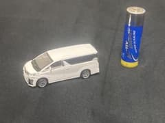 トヨタ　ベルファイア　ホワイト ミニカー 約1/64スケール　手のひらサイズのサムネイル