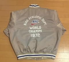 Nike ベージュ スタジャン WORLD CHAMPS 1972のサムネイル