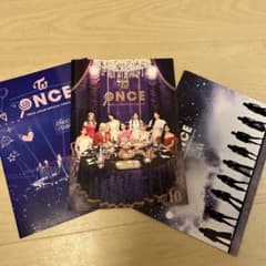 【美品】TWICE グッズ　3冊セットのサムネイル