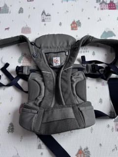 美品　ERGObaby OMNI breeze カーキ 抱っこ紐のサムネイル