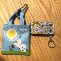 ディズニーキーホルダーセット　アリス　オラフ　ディズニーストア　セットのサムネイル