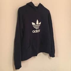 adidas 紺色 フード付きパーカーのサムネイル