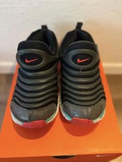 Nike ダイナモフリー ブラック/レッド　20センチのサムネイル