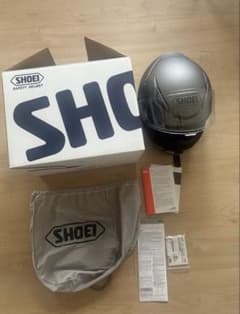 美品！インカム付き！値下げした！SHOEI z8ヘルメット XLシルバーのサムネイル