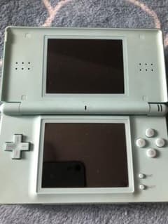 ニンテンドーDS本体（充電器つき）のサムネイル