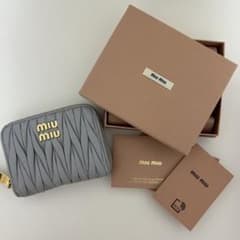 当日発送MiuMiu マテラッセレザー コインケース 22/23秋冬コレクションのサムネイル