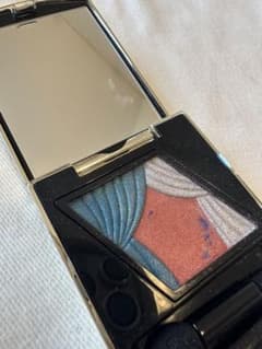 エレガンス　アイシャドウのサムネイル