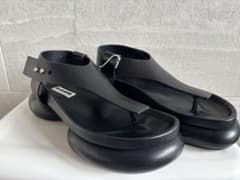 【新品/未使用】JIL SANDER トングサンダル 黒 23.5cm 厚底のサムネイル