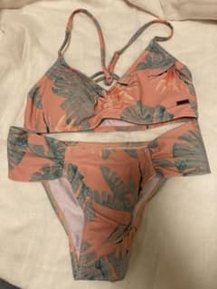 水着　roxyのサムネイル