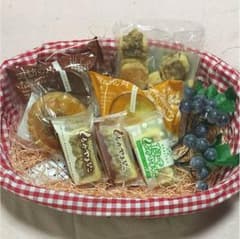 ヌーベル梅林堂のお菓子7点の詰め合わせのサムネイル
