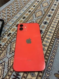 Apple iPhone 12本体／赤／128GBのサムネイル