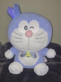 ドラえもん BIGぬいぐるみ 王冠付きのサムネイル