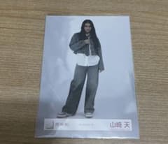 櫻坂46 山崎天 ネクタイコーデ 生写真のサムネイル