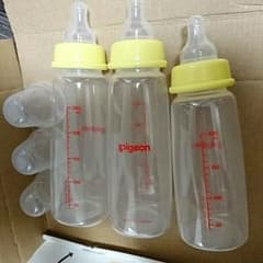 25日まで値下げ！ピジョン 哺乳瓶 セット プラスチック 未使用品のサムネイル