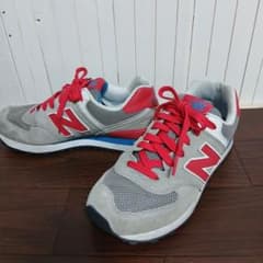 レディース New Balance 574 グレー レッド スニーカーのサムネイル