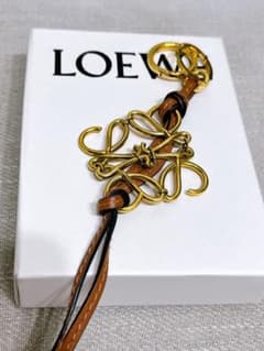 LOEWE 装飾的チャーム ゴールド ブラウン LOEWE 装飾的チャーム ゴールド ブラウン | Mercari