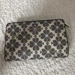 kate spade 二つ折り財布のサムネイル