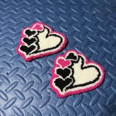 【パンチニードル】ハートたくさんコースター 2点セット ピンク×黒×オフオワイトのサムネイル