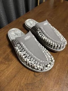 KEEN UNEEK2 SLIDE 29㎝ユニークスライド　ペイズリー　グレー KEEN UNEEK2 SLIDE 29㎝ユニークスライド ペイズリー グレー - メルカリ