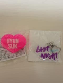 TREASURE HYUNSUK アクリルキーホルダー 2点セットのサムネイル