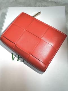 BOTTEGA VENETA   カセット スモール 二つ折りウォレットのサムネイル