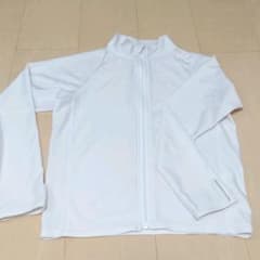 ラッシュガード 長袖　白　130cmのサムネイル